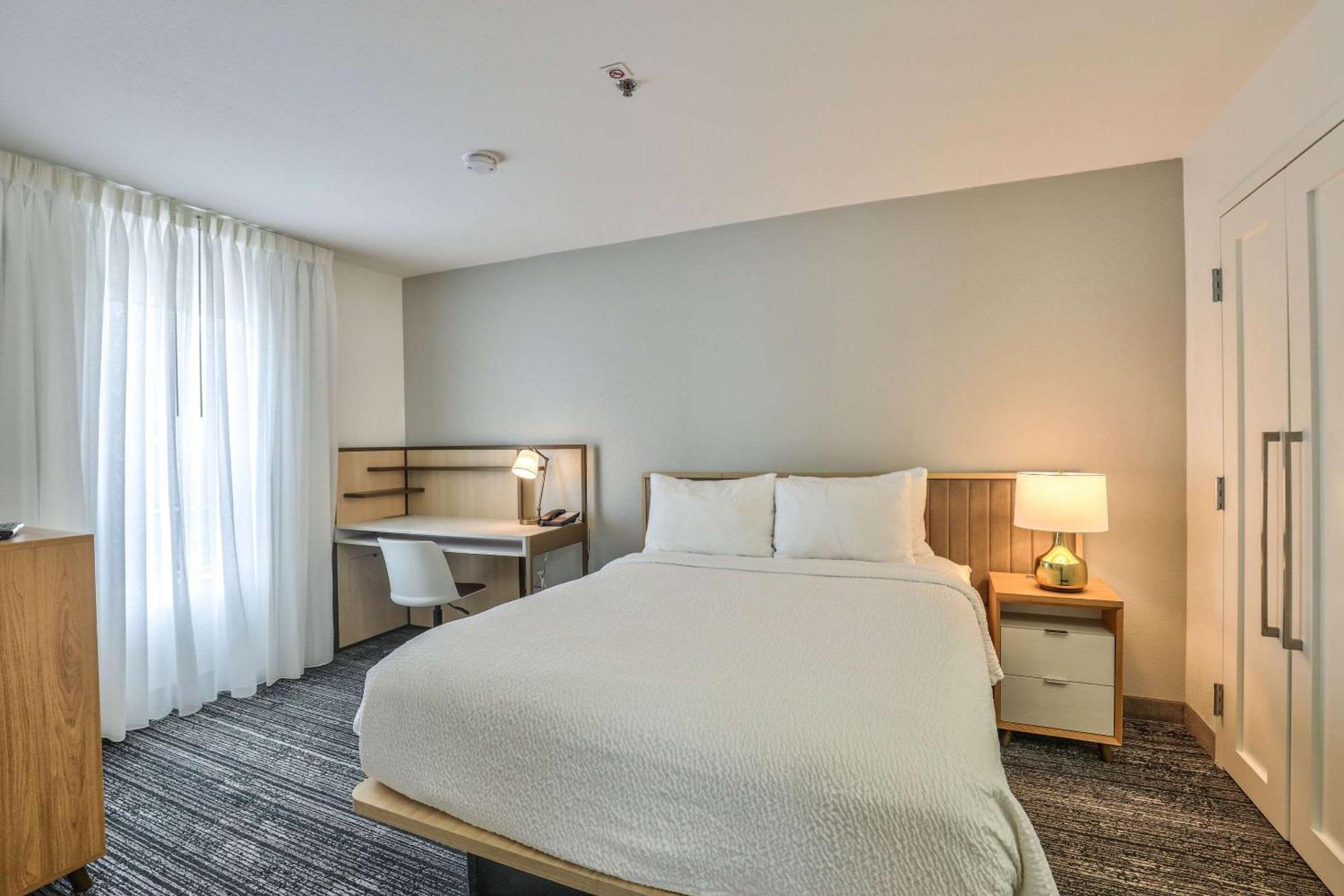 Alluxsuites At 1876, Ascend Hotel Collection Tallahassee Kültér fotó